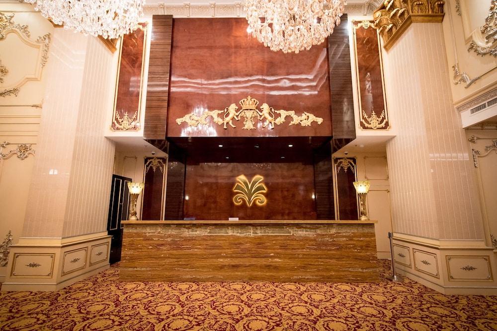 Myko Hotel & Convention Center Макасар Екстериор снимка