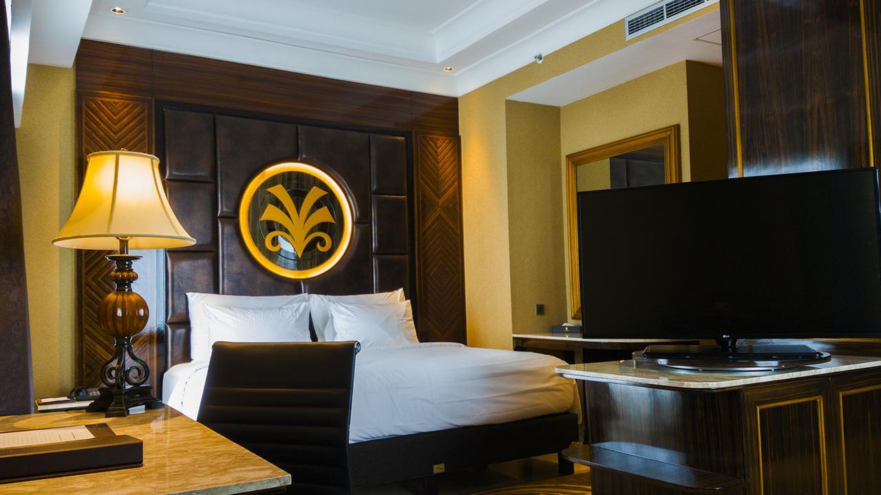 Myko Hotel & Convention Center Макасар Екстериор снимка
