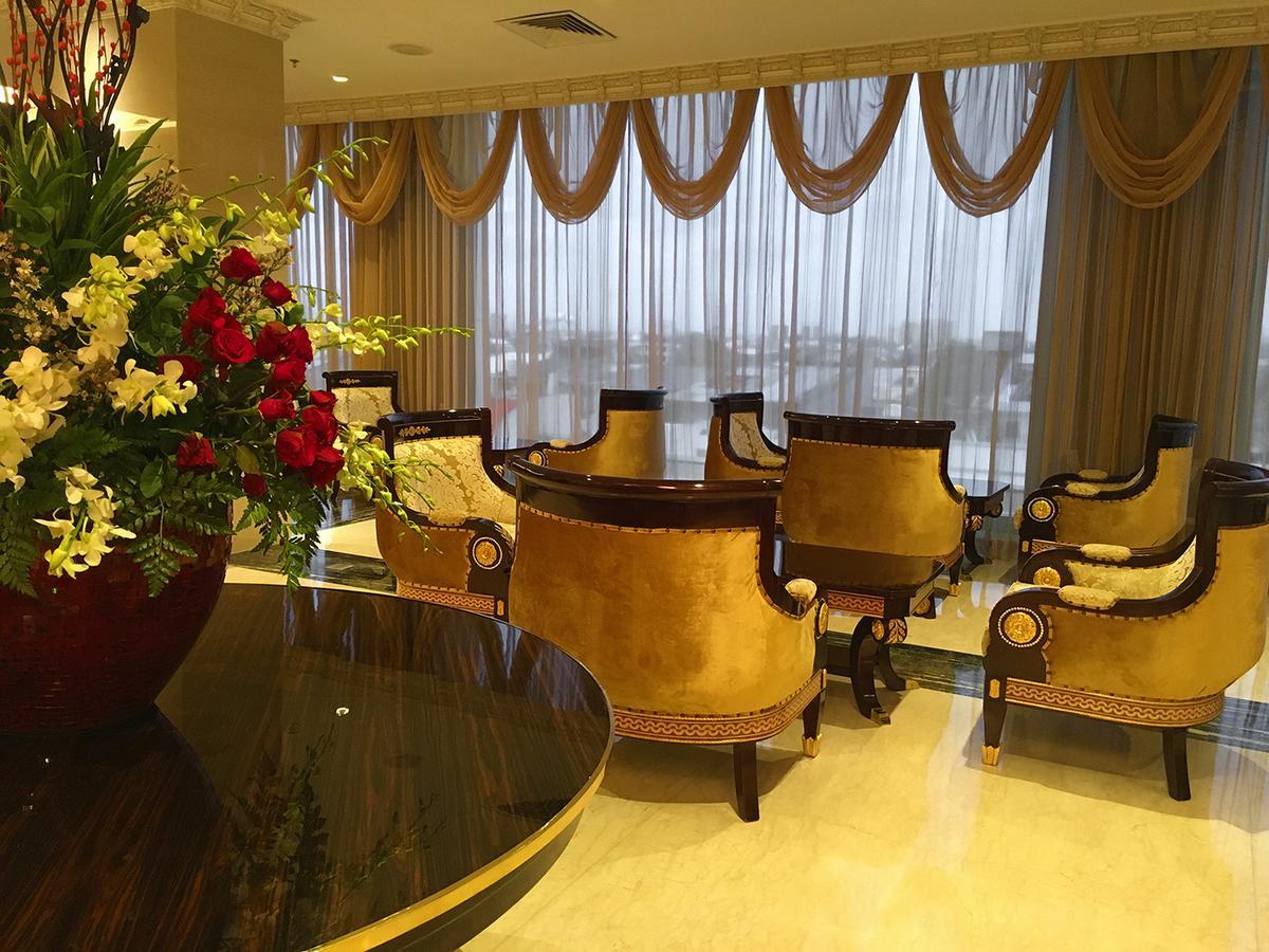 Myko Hotel & Convention Center Макасар Екстериор снимка